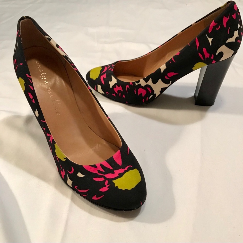 Bettye Muller floral heel